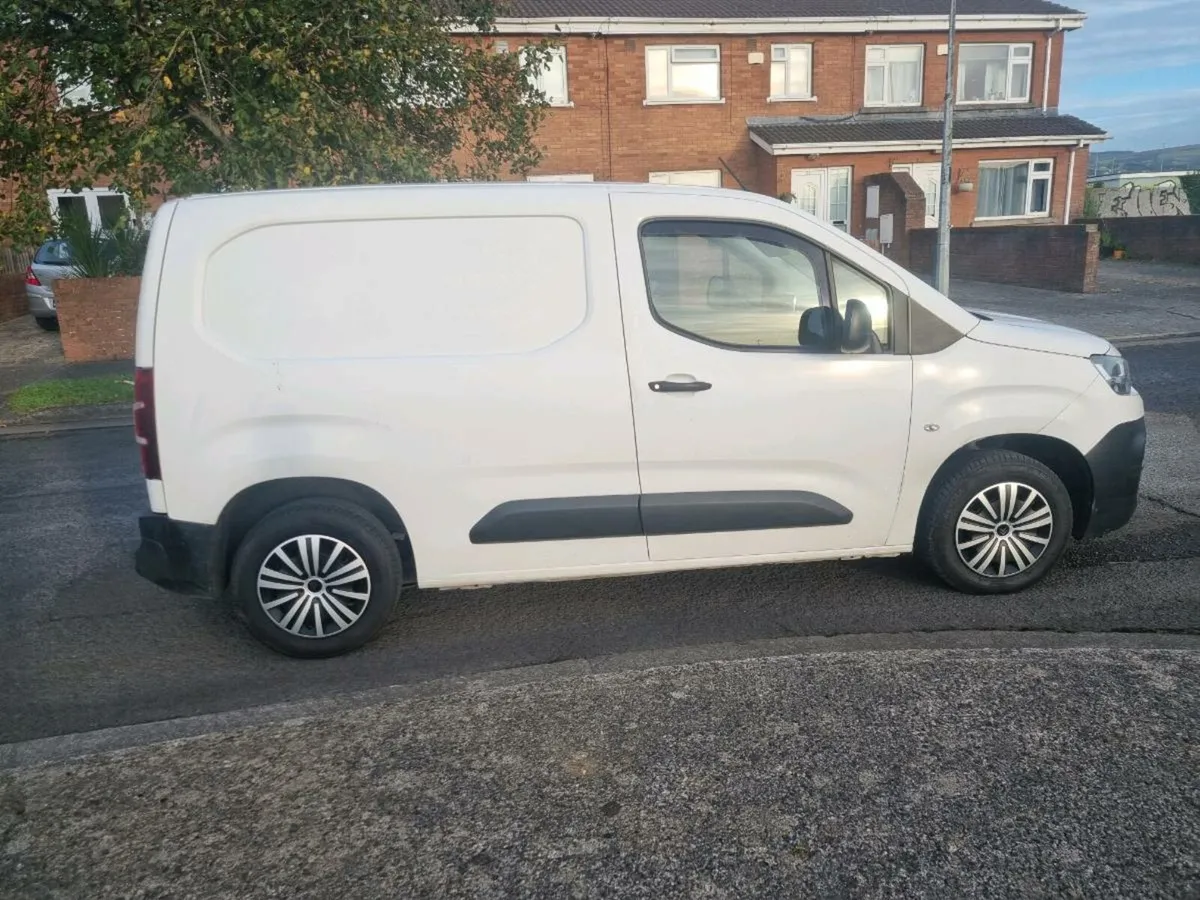 2020 Citroën berlingo cvrt 08-26 - Image 2