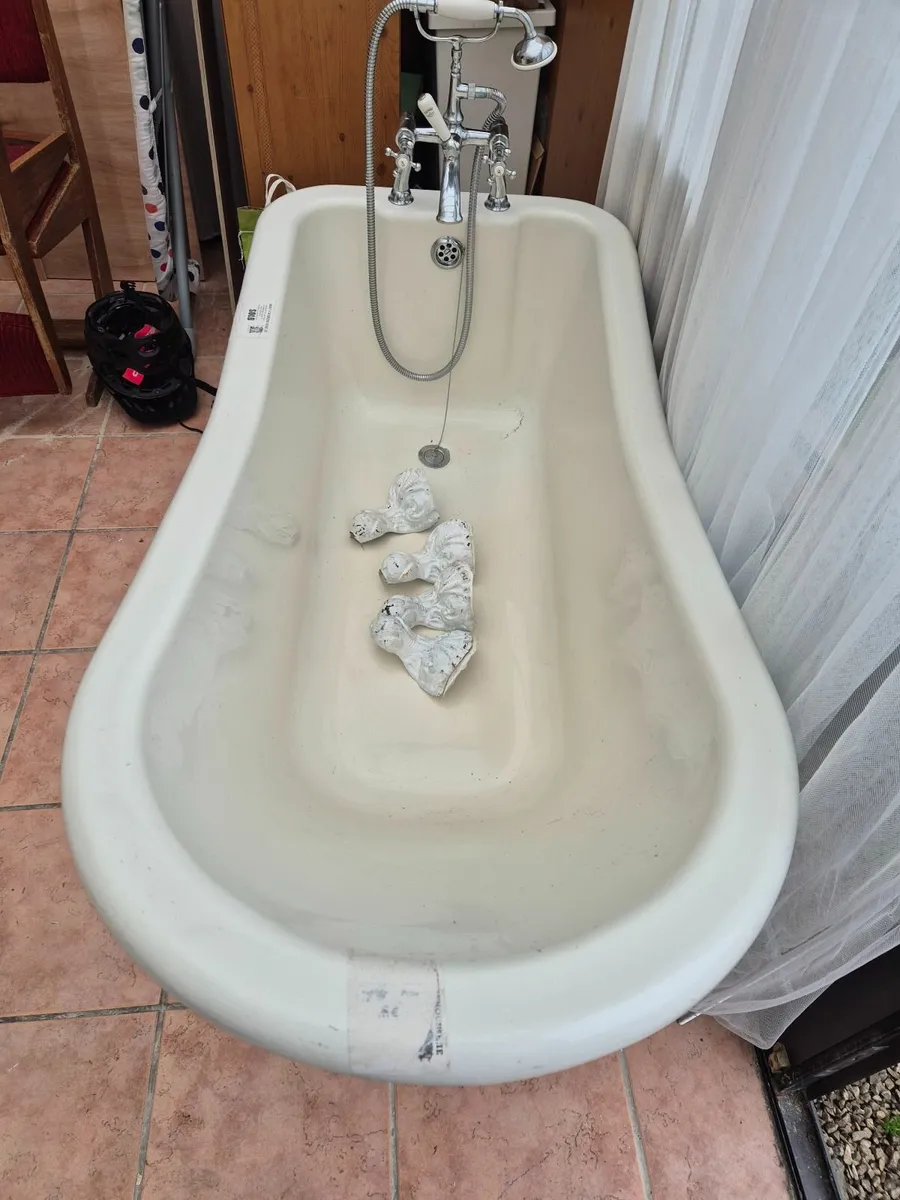 Free Standing oll top bath with tap and shower set - Image 2