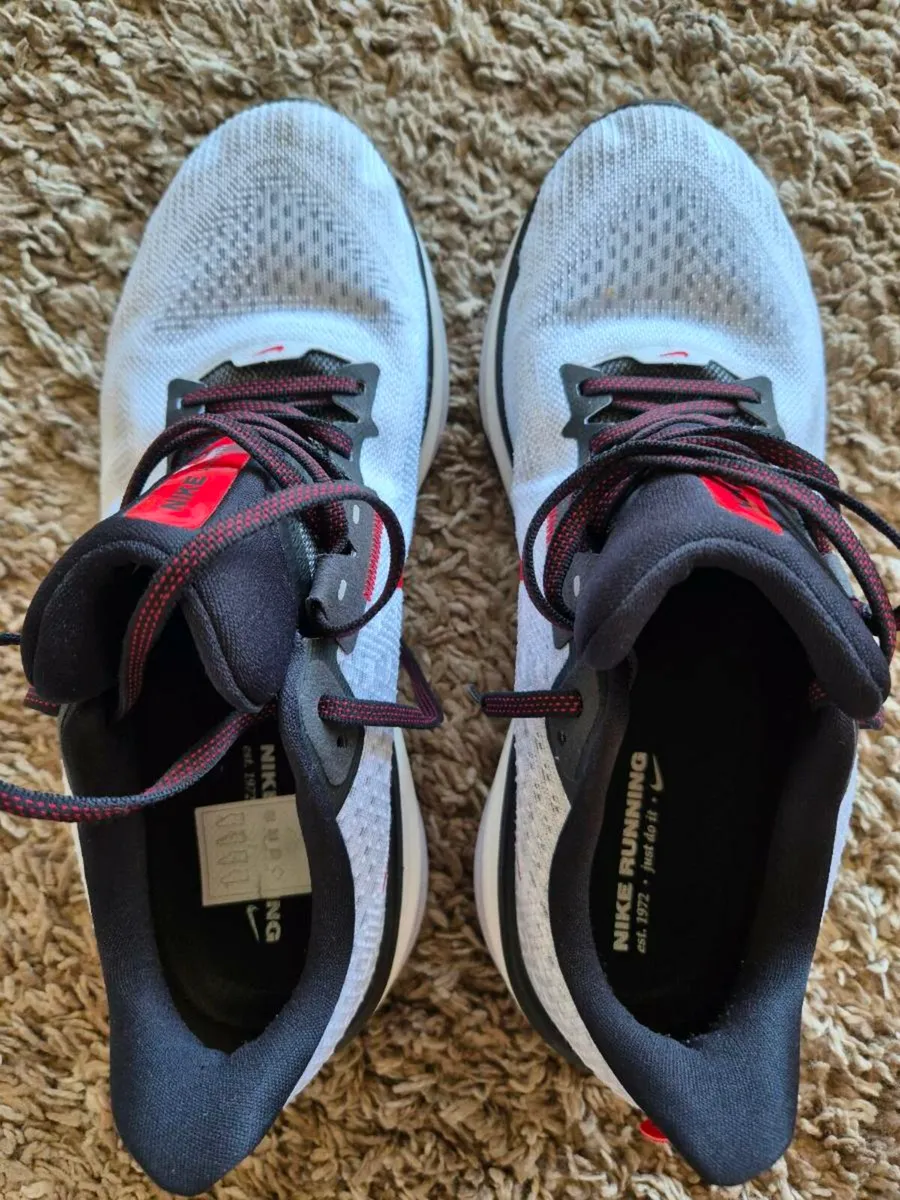 Nike Zoom Vomero 17 uk9 - Image 3