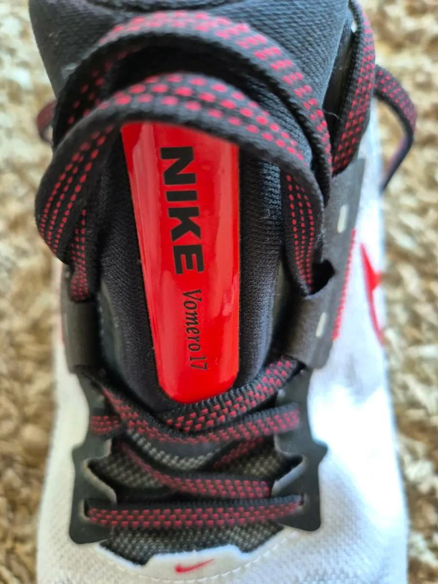 Nike Zoom Vomero 17 uk9 - Image 4