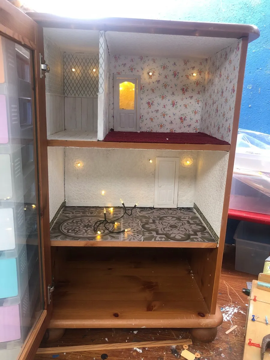 Cabinet - Image 2