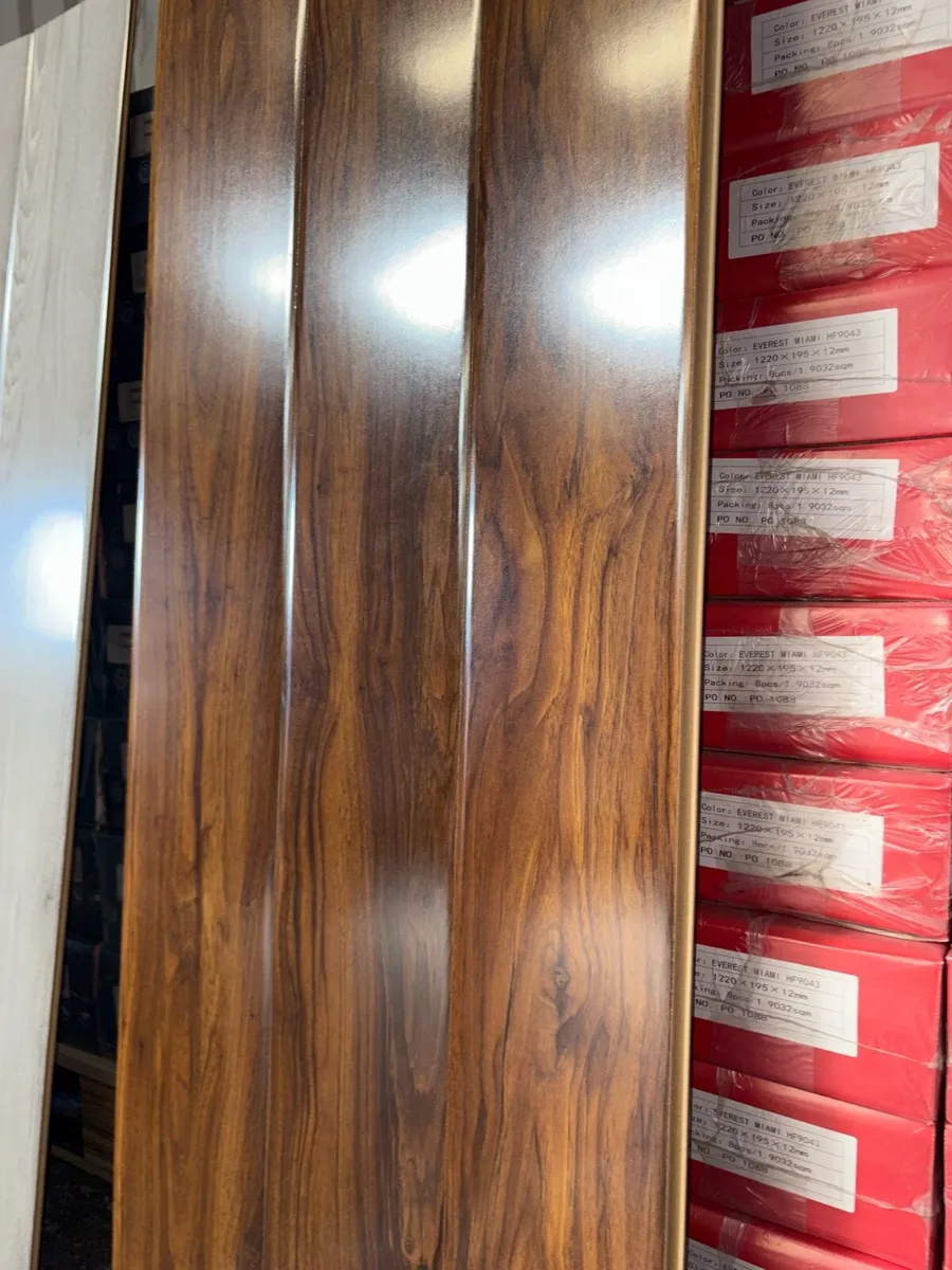 Brand new laminate flooring - Image 2