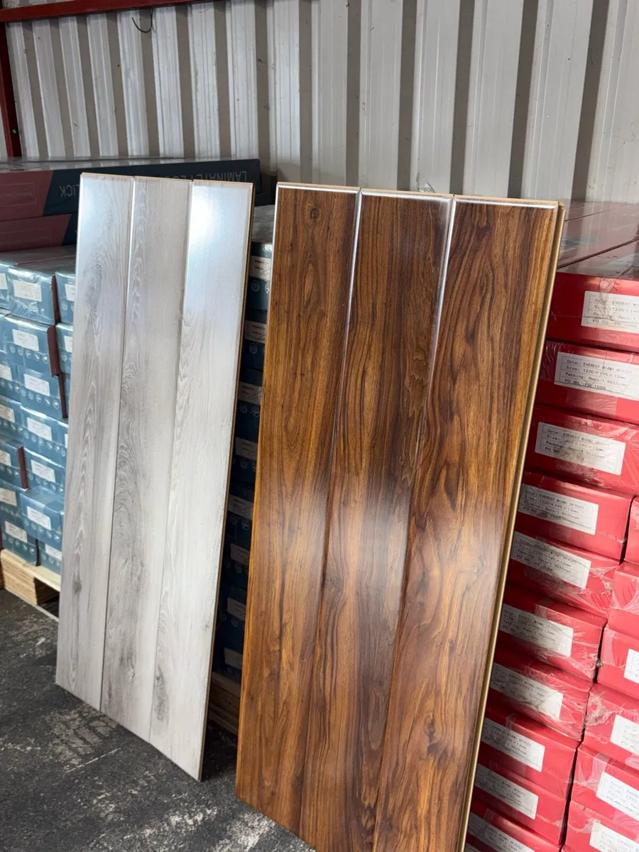 Brand new laminate flooring - Image 3
