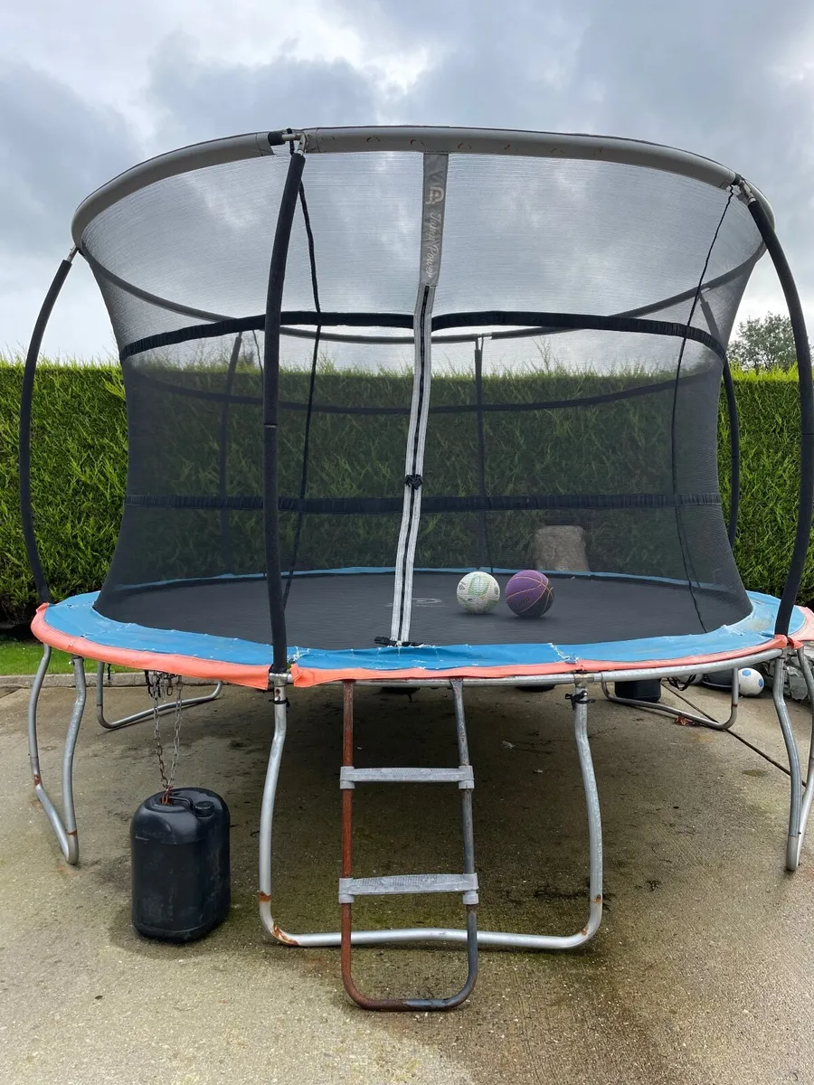 Trampoline