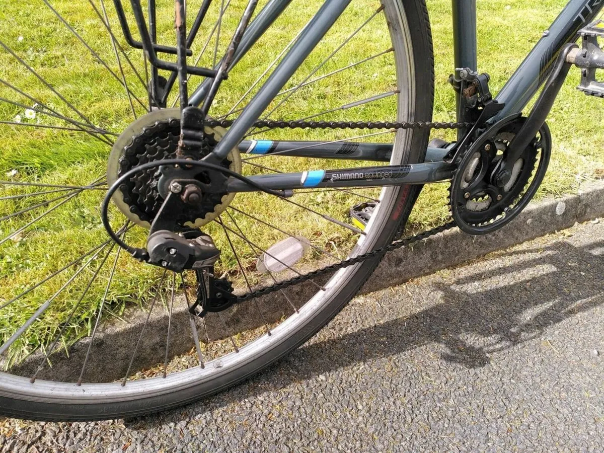 Adult Hybrid Bike Good Condition - Image 4