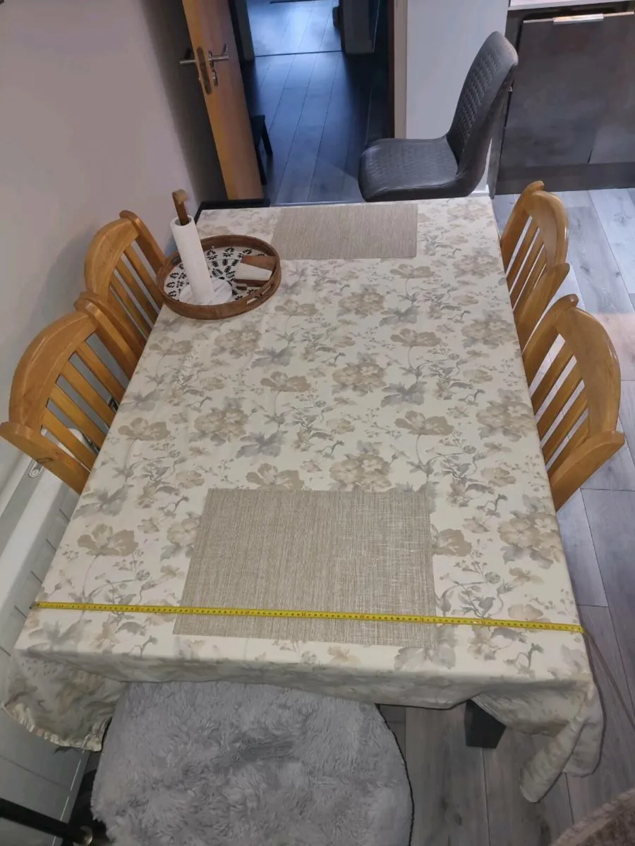 Dining table and chairs - Image 1