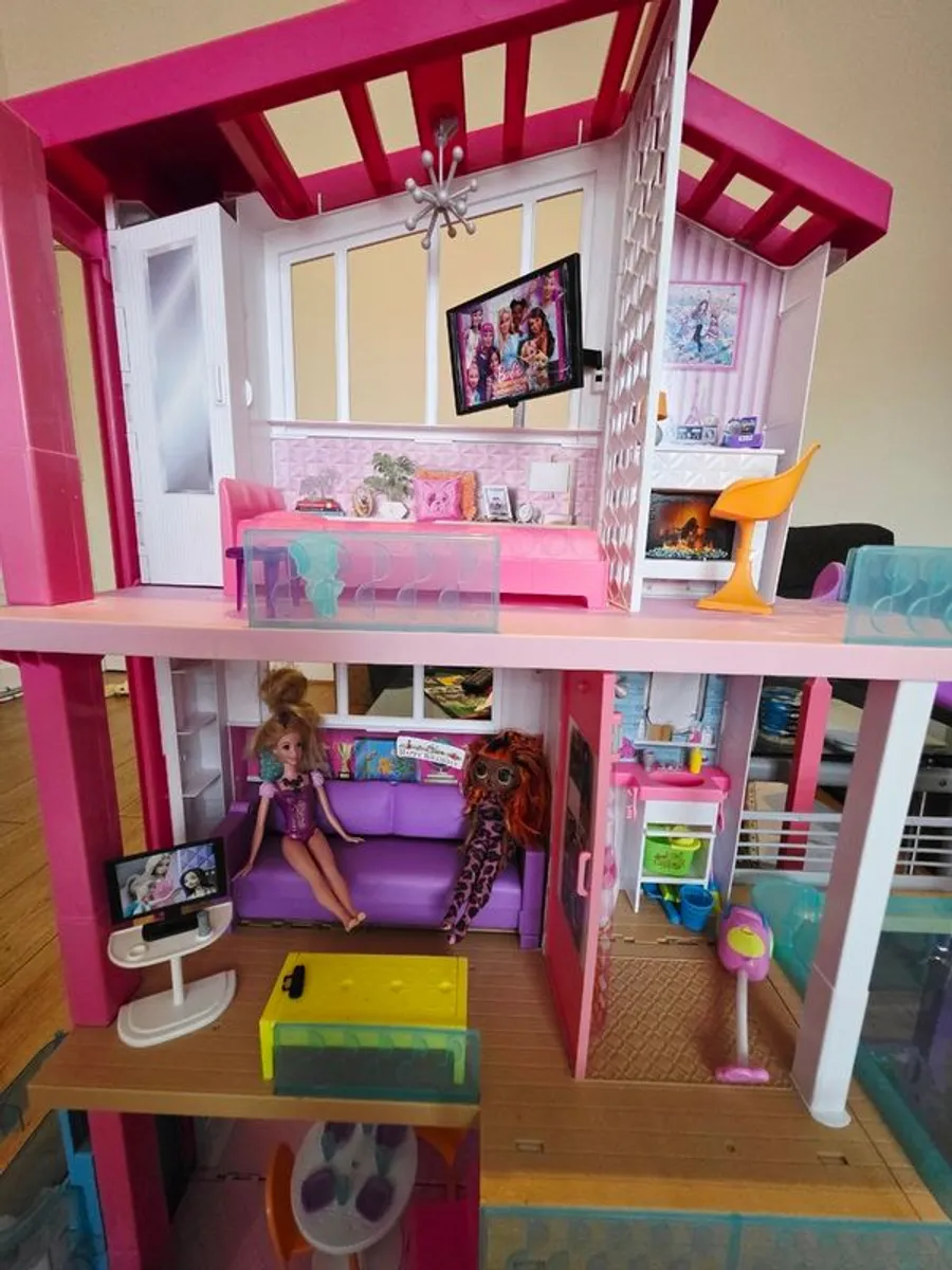 Barbie Doll House Set - Great Condition - Image 1