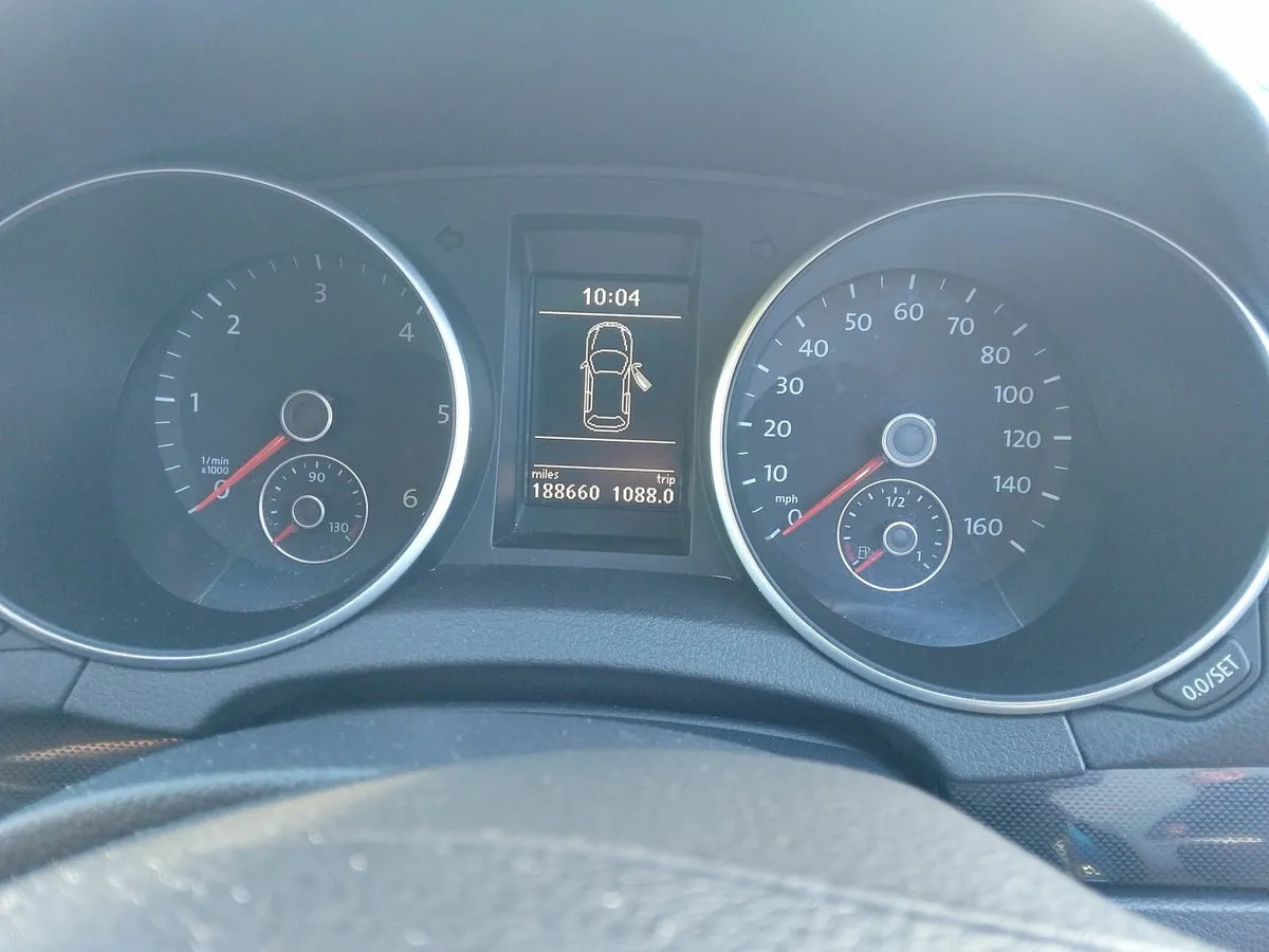 Volkswagen Golf 2011 - Image 4