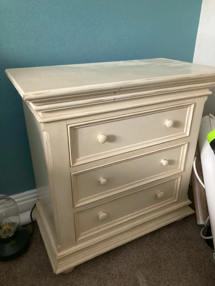 Ivory Wardrobe and 1 x Bedside Drawers - Image 3