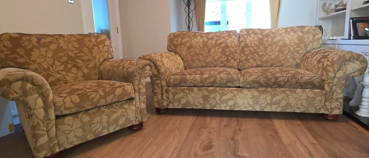 2 seater couch plus armchair - Image 1