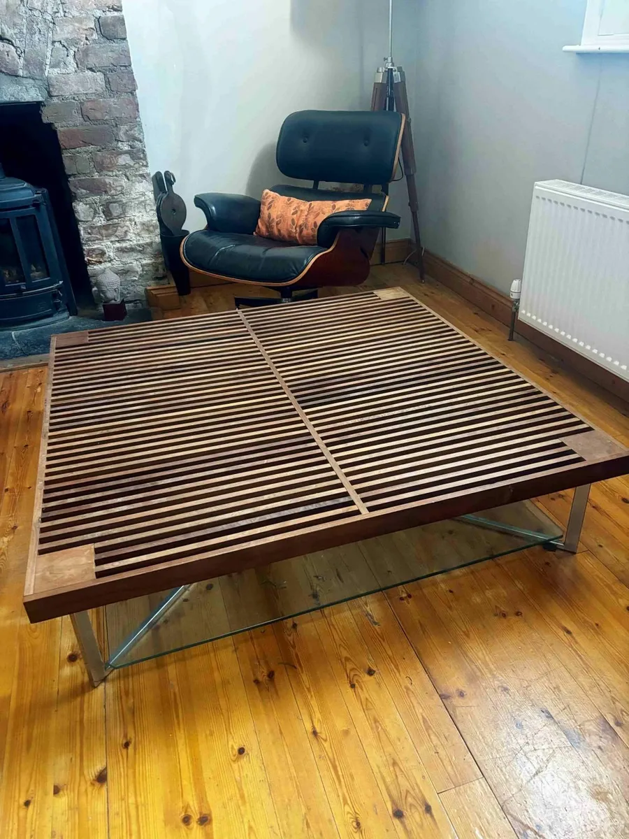 Large coffee table - Image 1