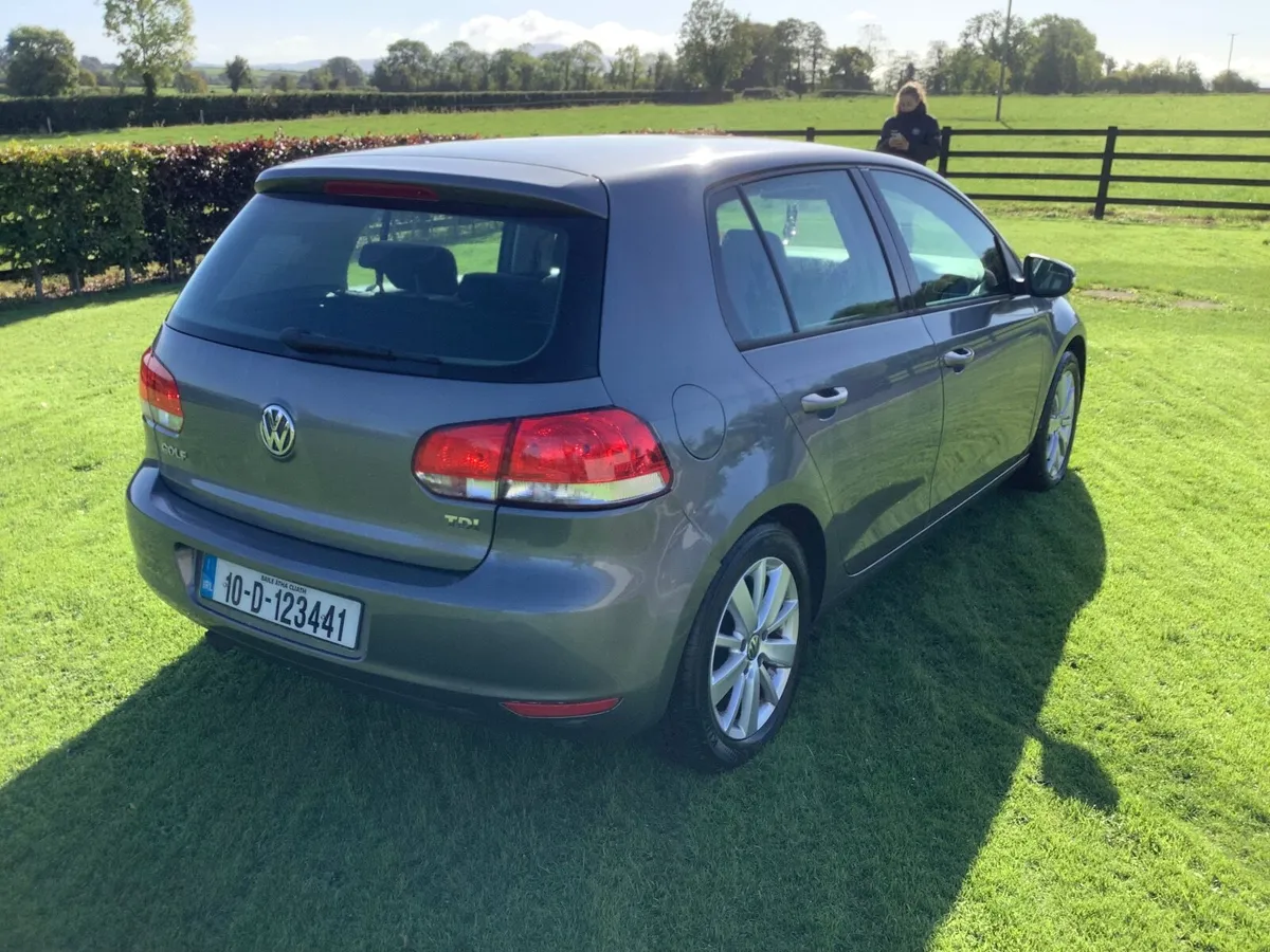 Volkswagen Golf 2010 - Image 2