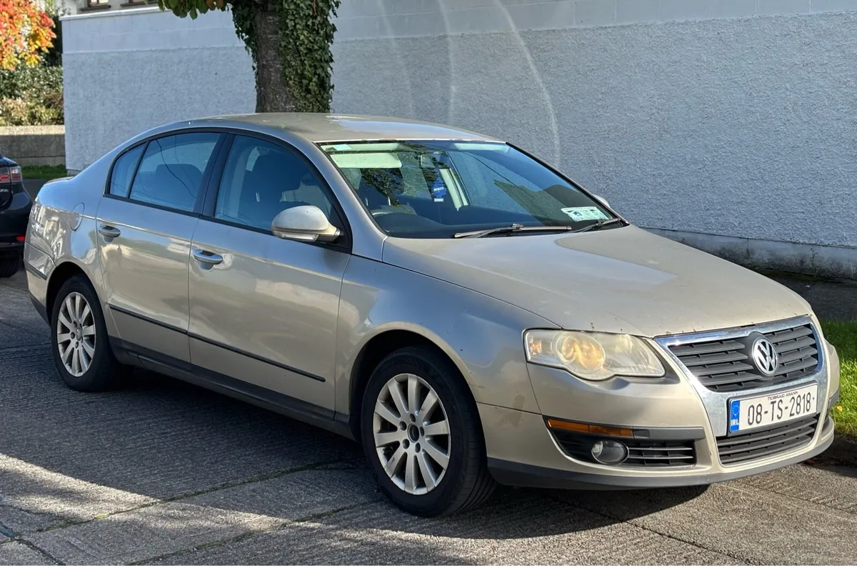 Volkswagen Passat - Image 1