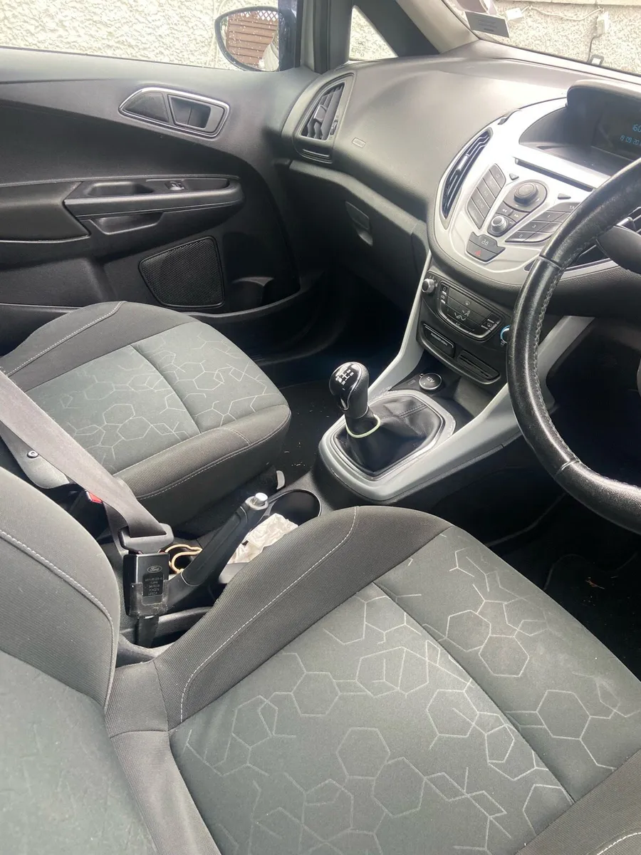 Car - Image 3