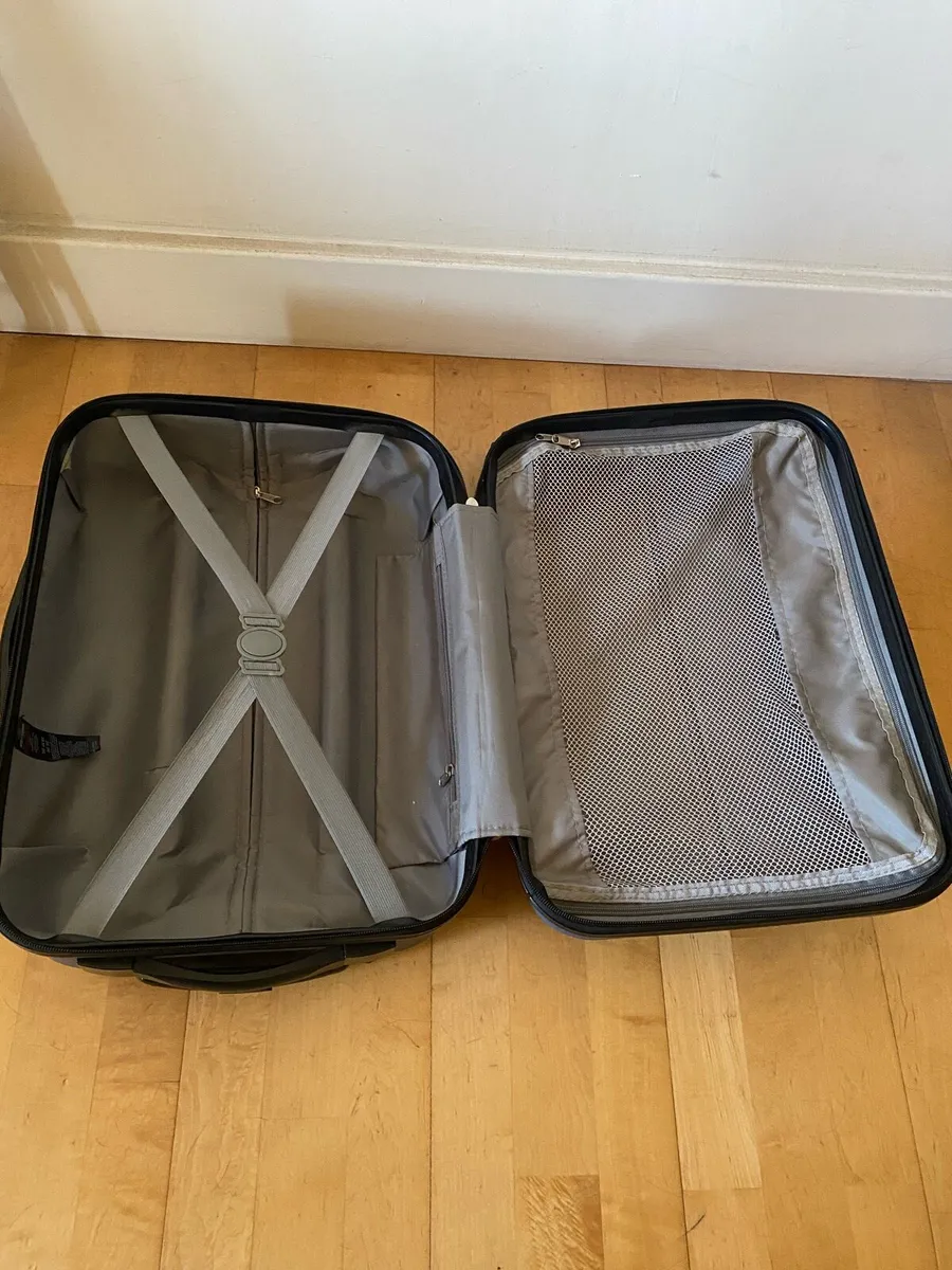 Cabin Luggage - Image 3