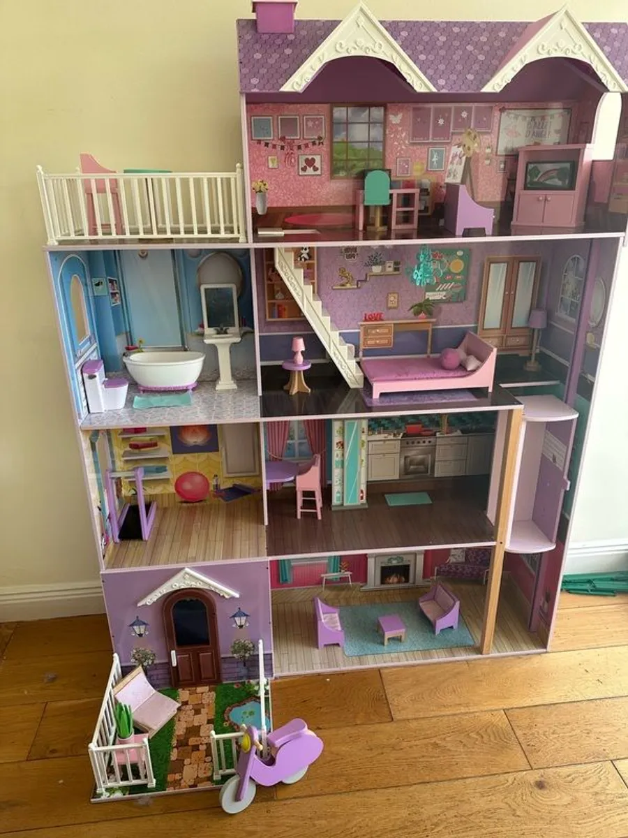 Doll's House - Image 1