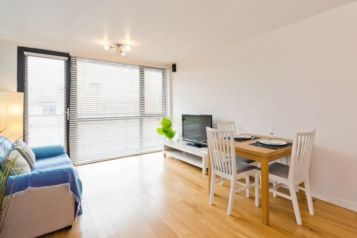 Dining Table & 3 Chairs - Image 1