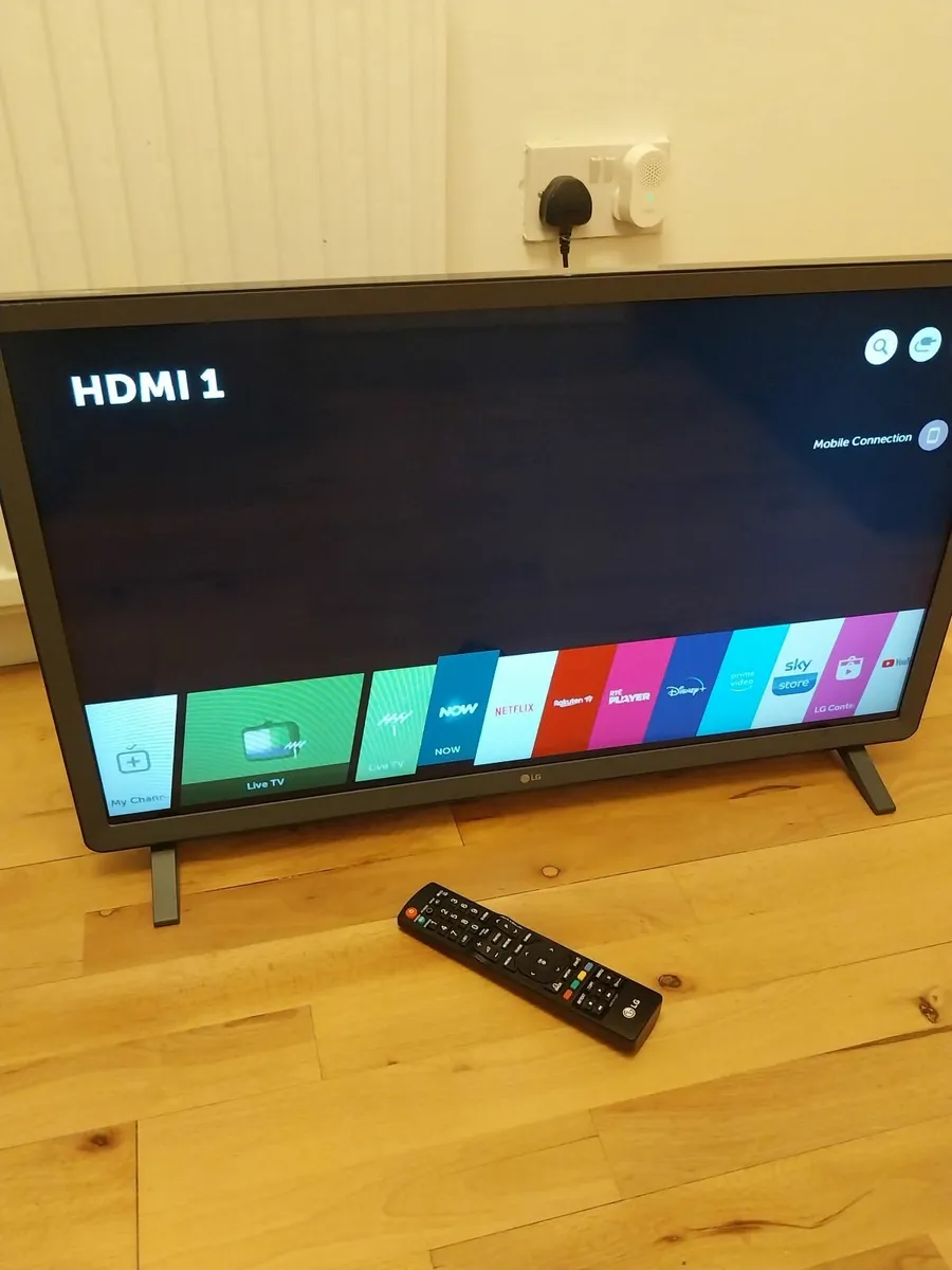 LG HD LED Smart TV 32 inches - Image 1