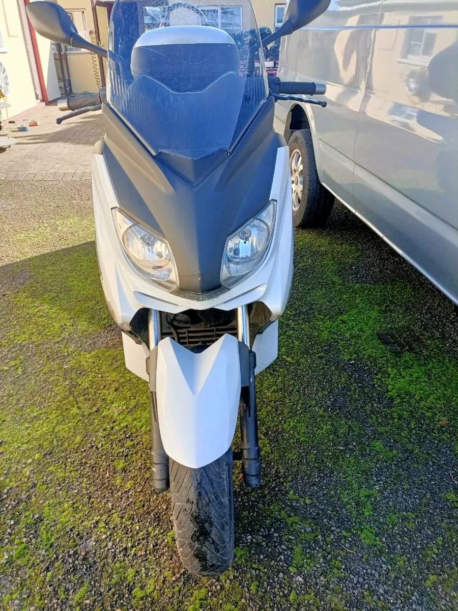 Yamaha xmax 125 - Image 4