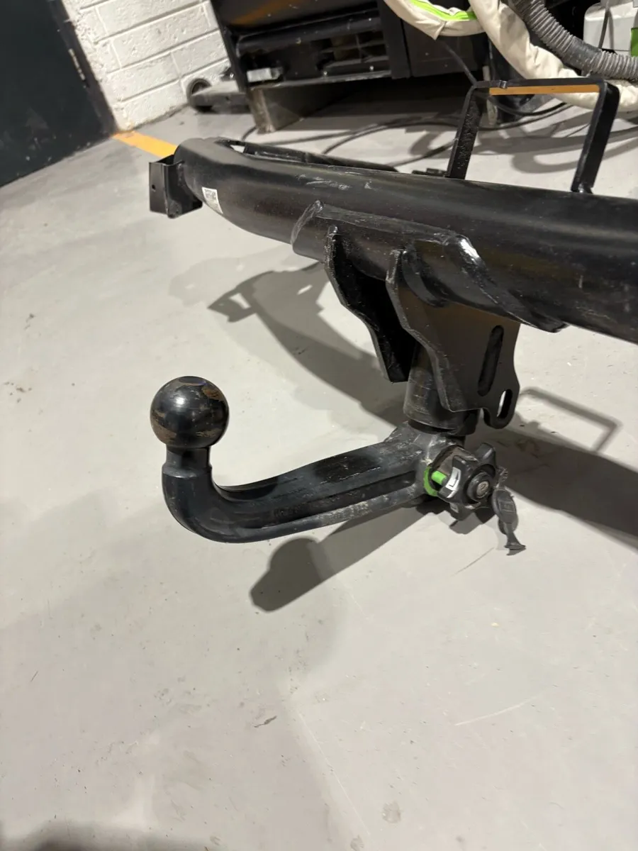Audi e-tron/Q5 hitch - Image 2