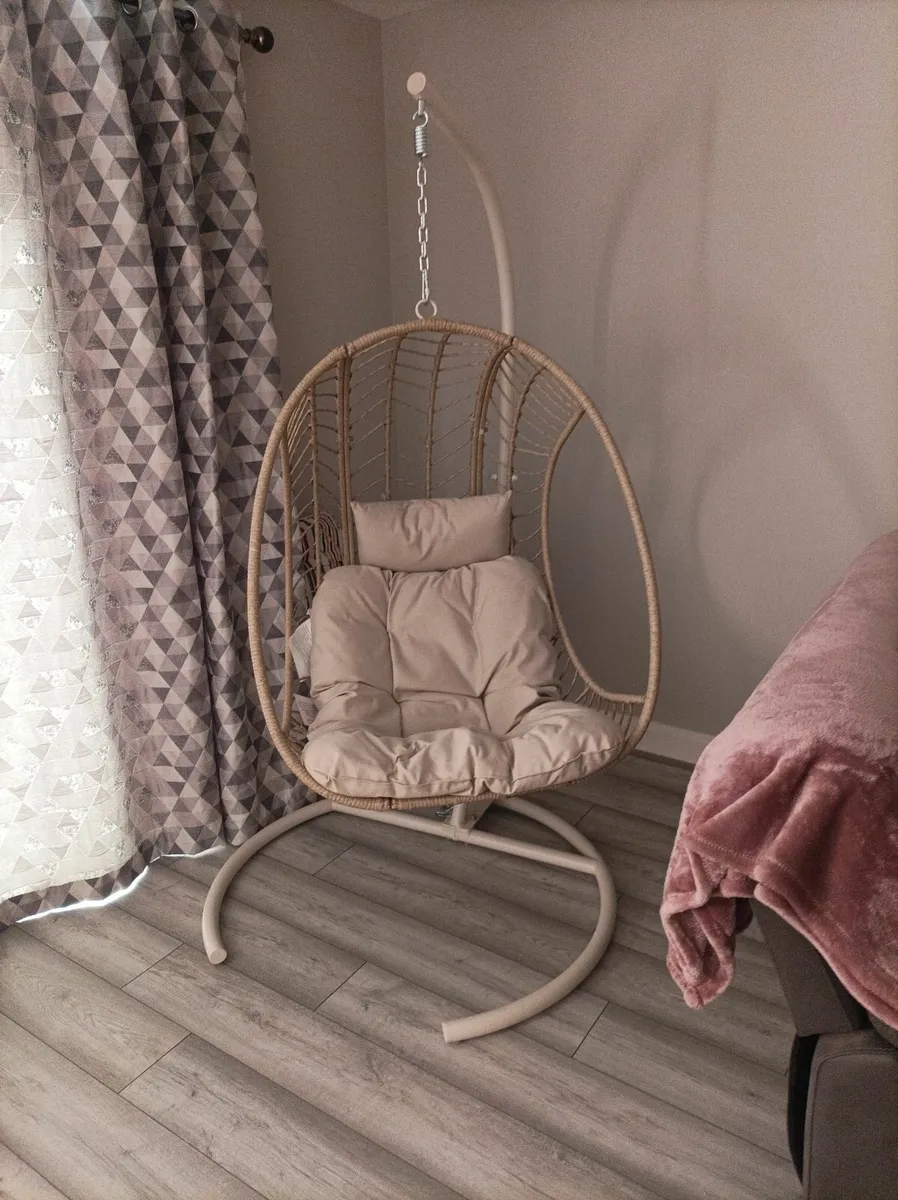 Egg chair - Image 2