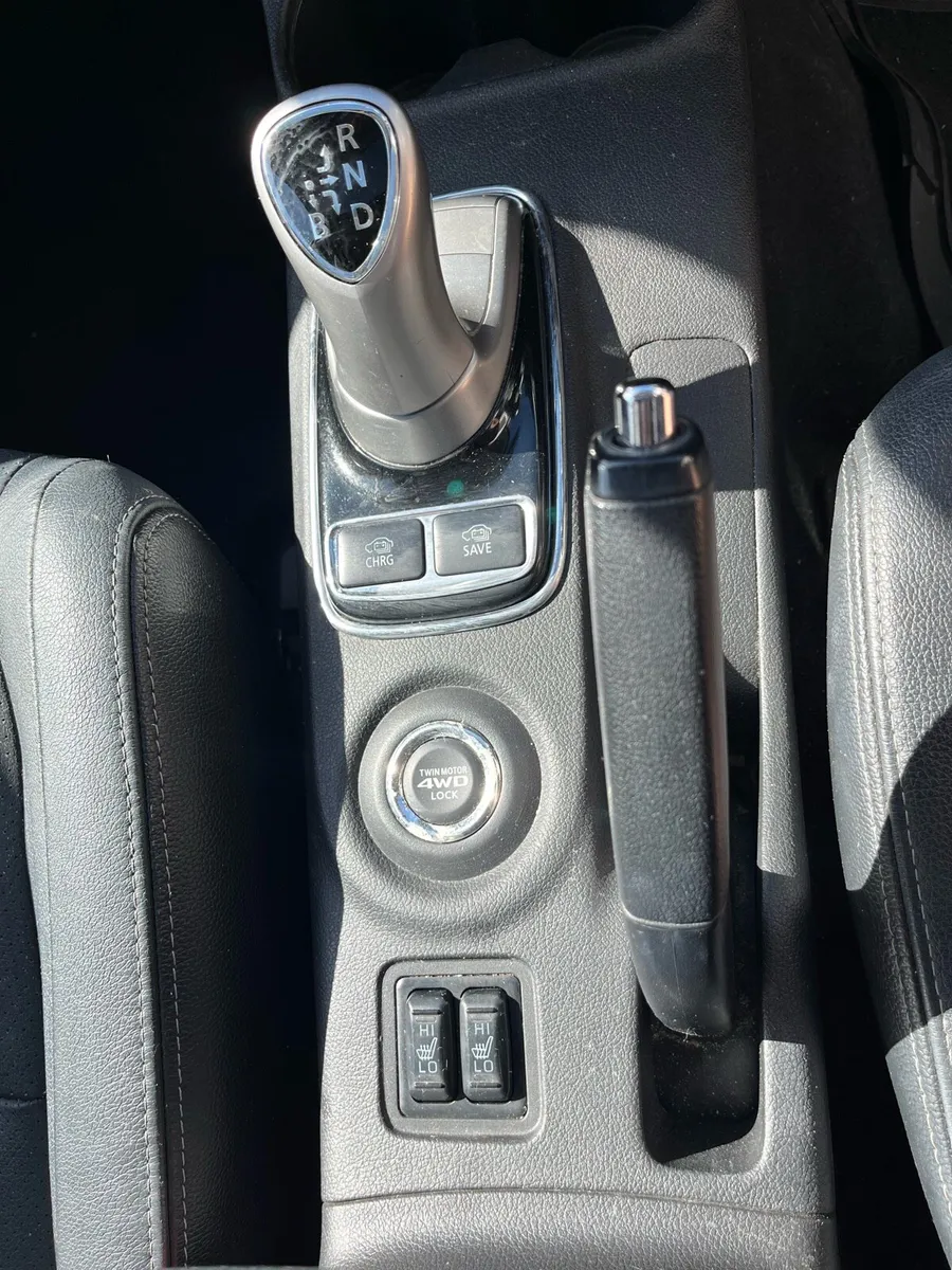Mitsubishi Outlander 2.0 PHEV GX4H, **TOP SPEC** - Image 4