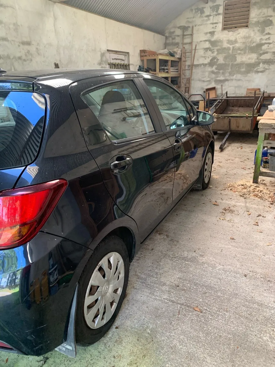 Toyota Yaris 2015 - Image 3