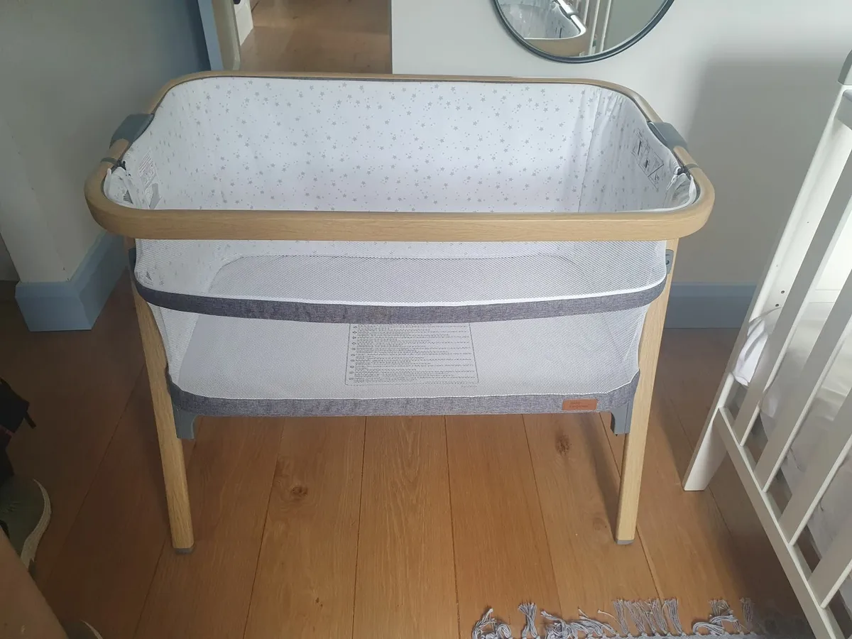 Baby Elegance Night Night Bedside Crib - Image 1