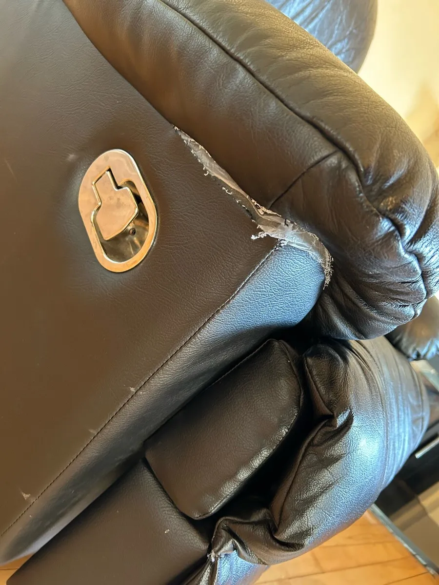 Leather reclining sofa & 2 armchairs - Image 2