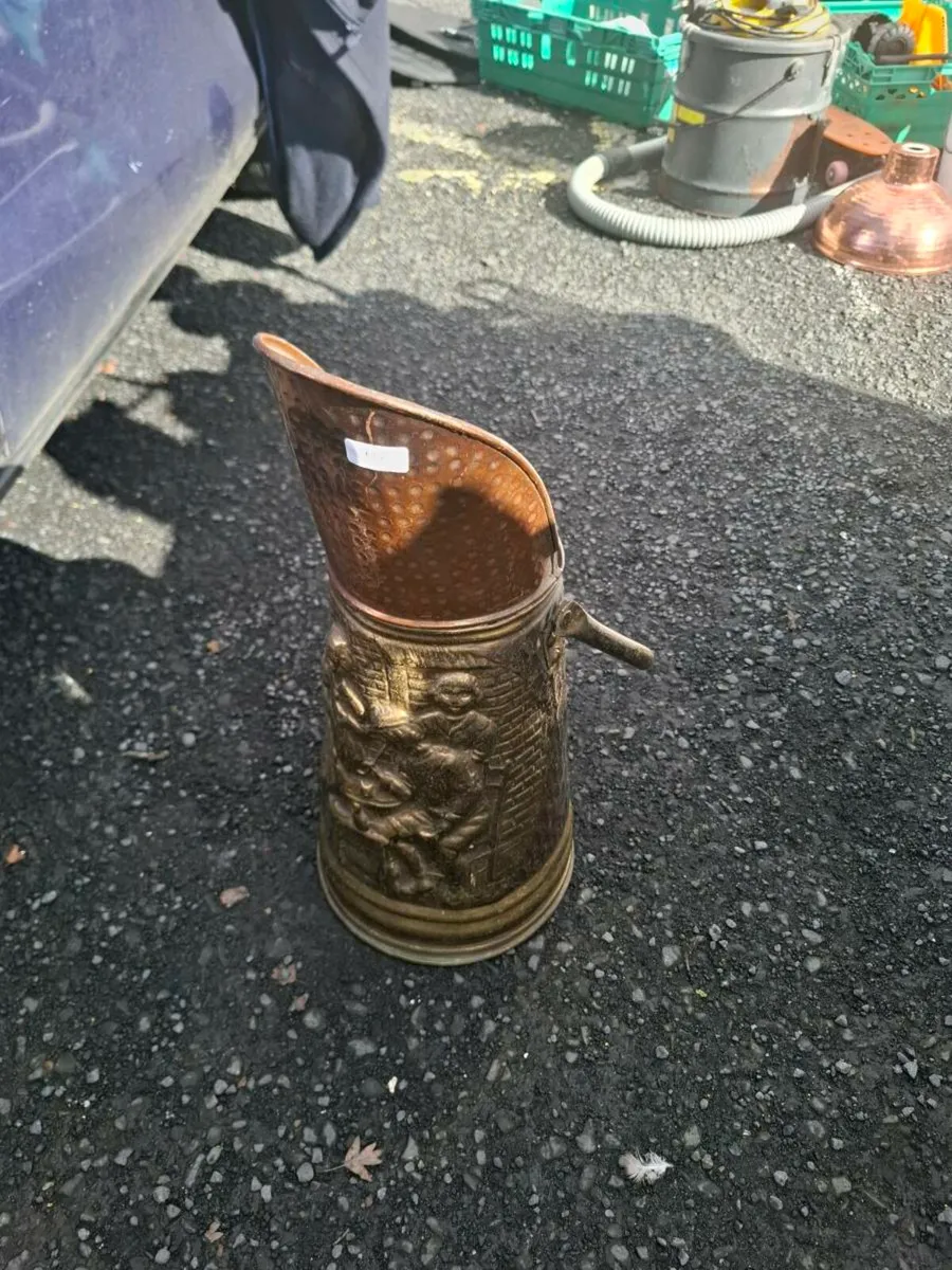 Copper and brass coal bucket postage possible - Image 1