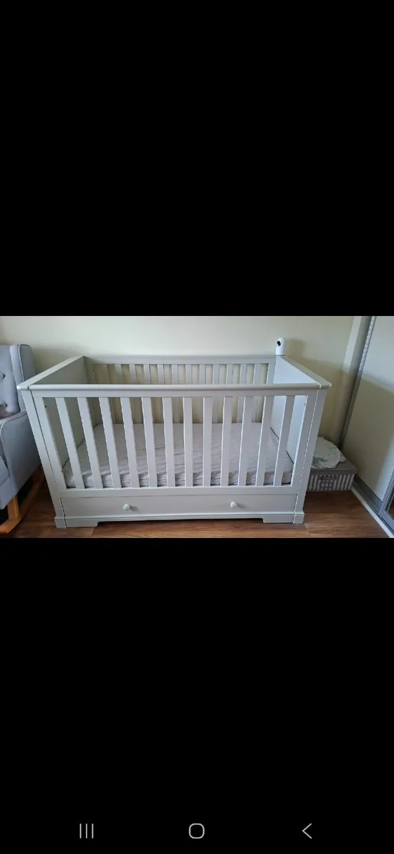 Mamas and papas oxford cot bed - Image 1