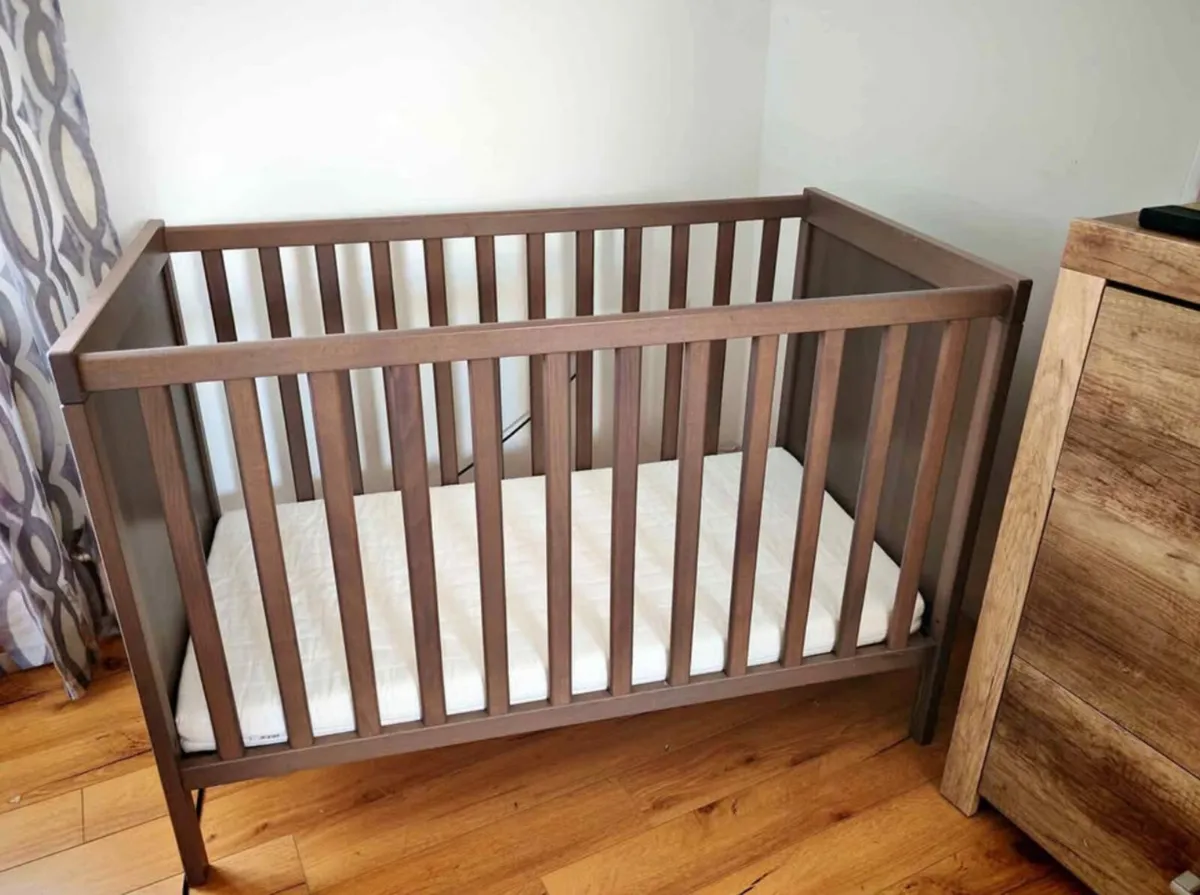 Ikea Crib with mattress - Image 3