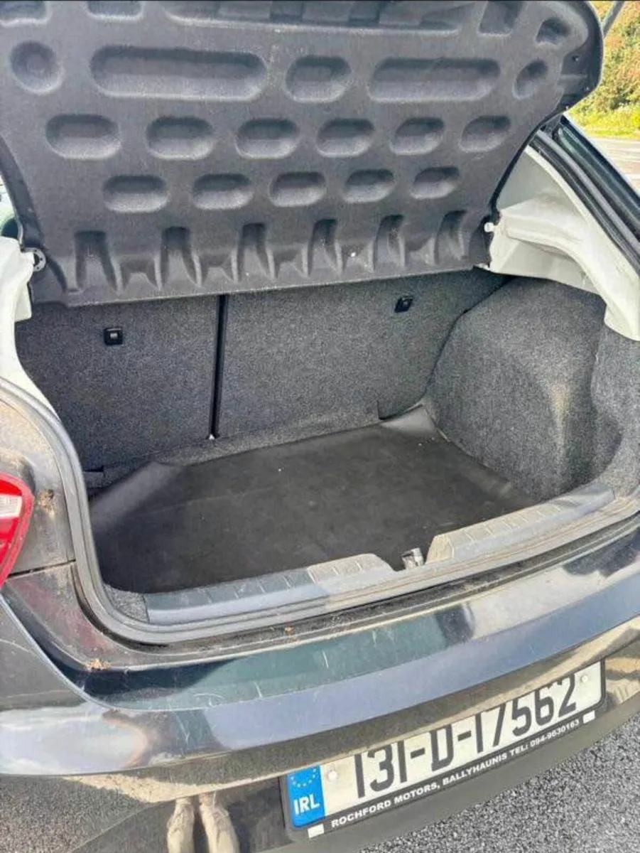 SEAT Ibiza 2013 - Image 2