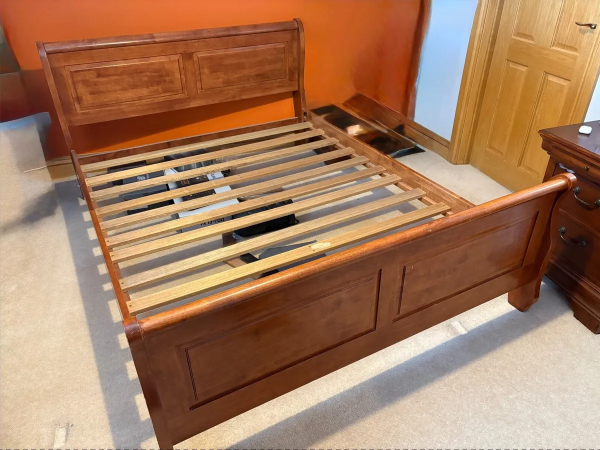 5 foot Bedframe