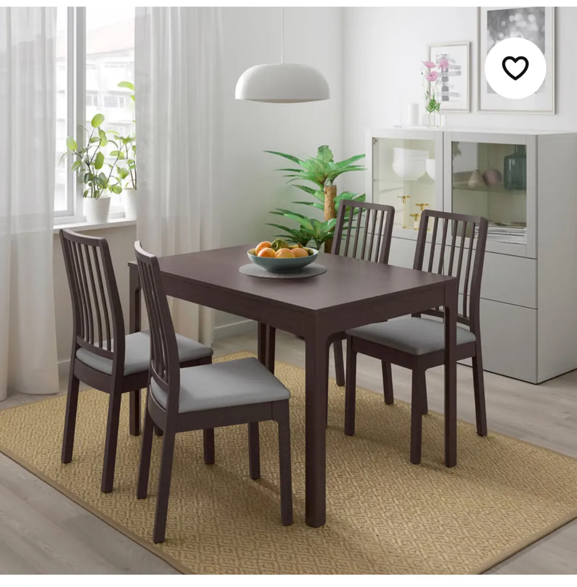 Extendable dining table with free chairs - Image 1