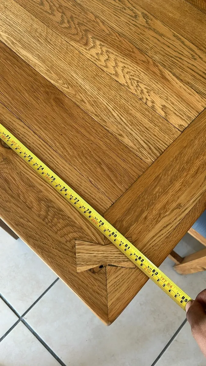 Oak dining table - Image 3