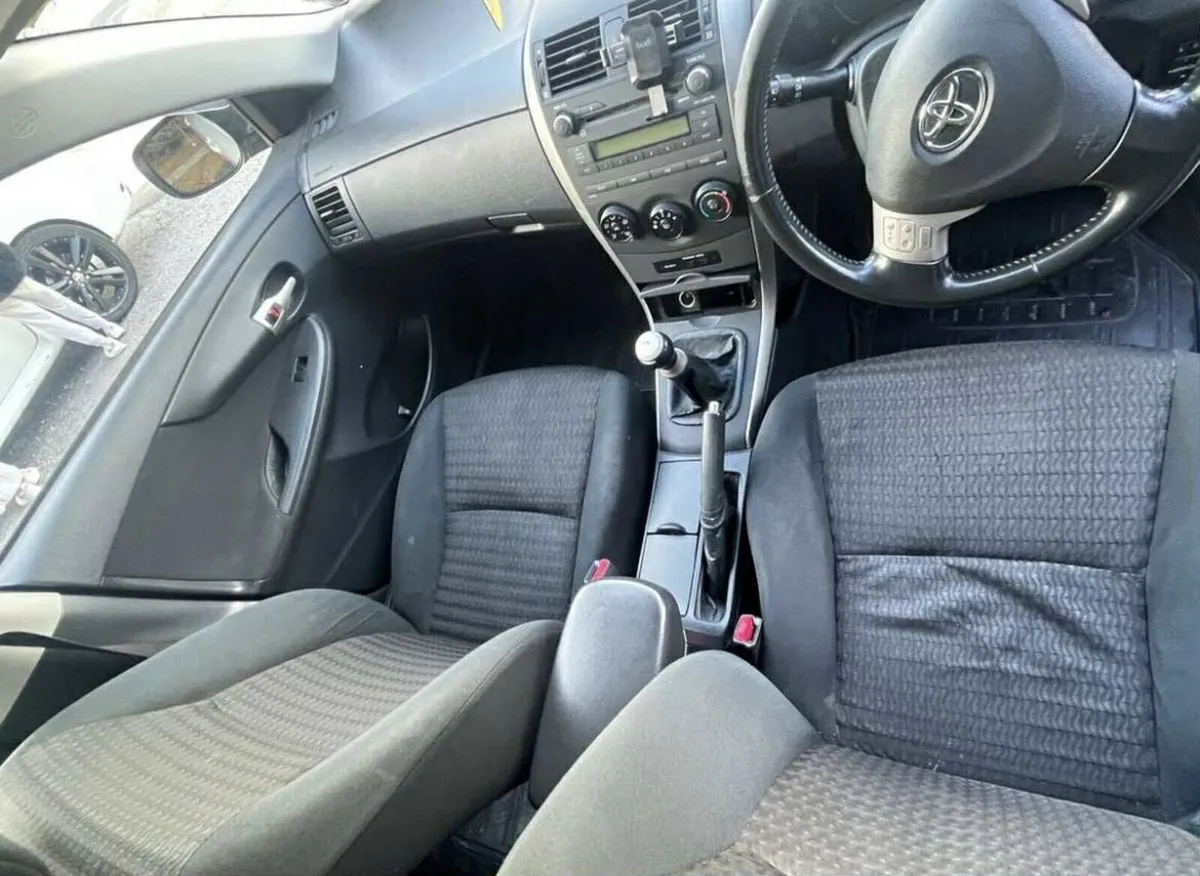 Toyota corolla 2007 - Image 3