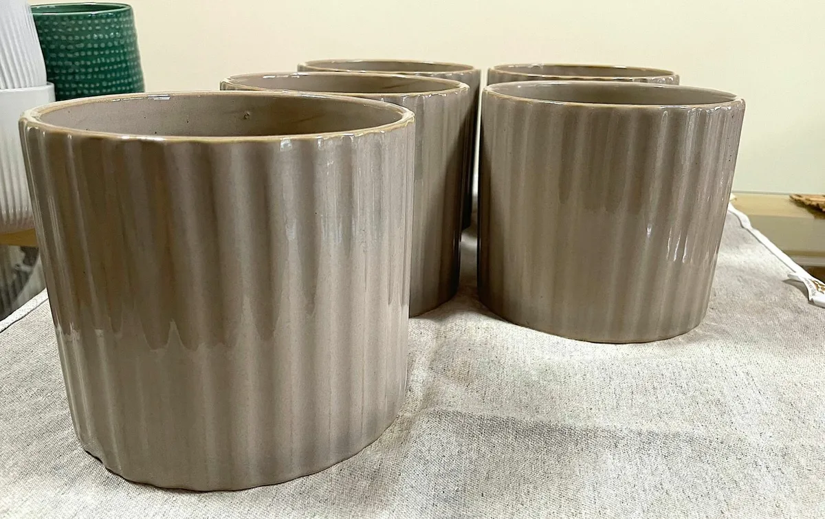 Ceramic Flower pots (2 lots) - Image 4