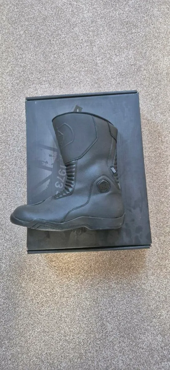 Oxford tracker boots size 9 - Image 3