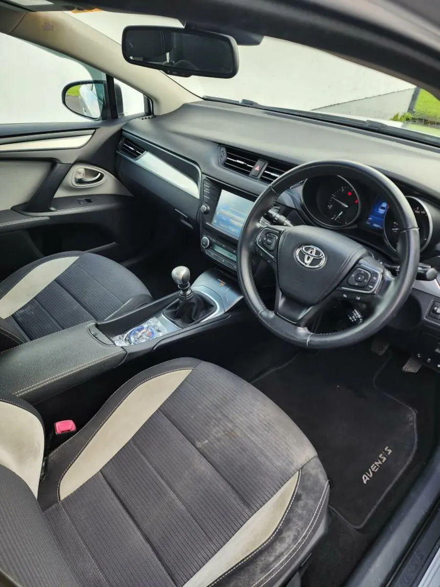 171 Toyota Avensis - Image 4