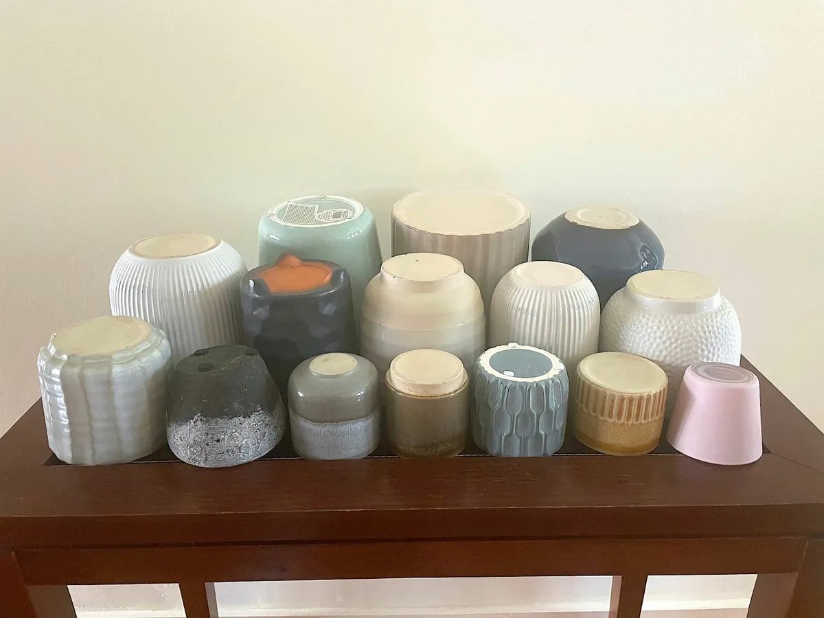 Variety of ceramic flower pots - Image 3