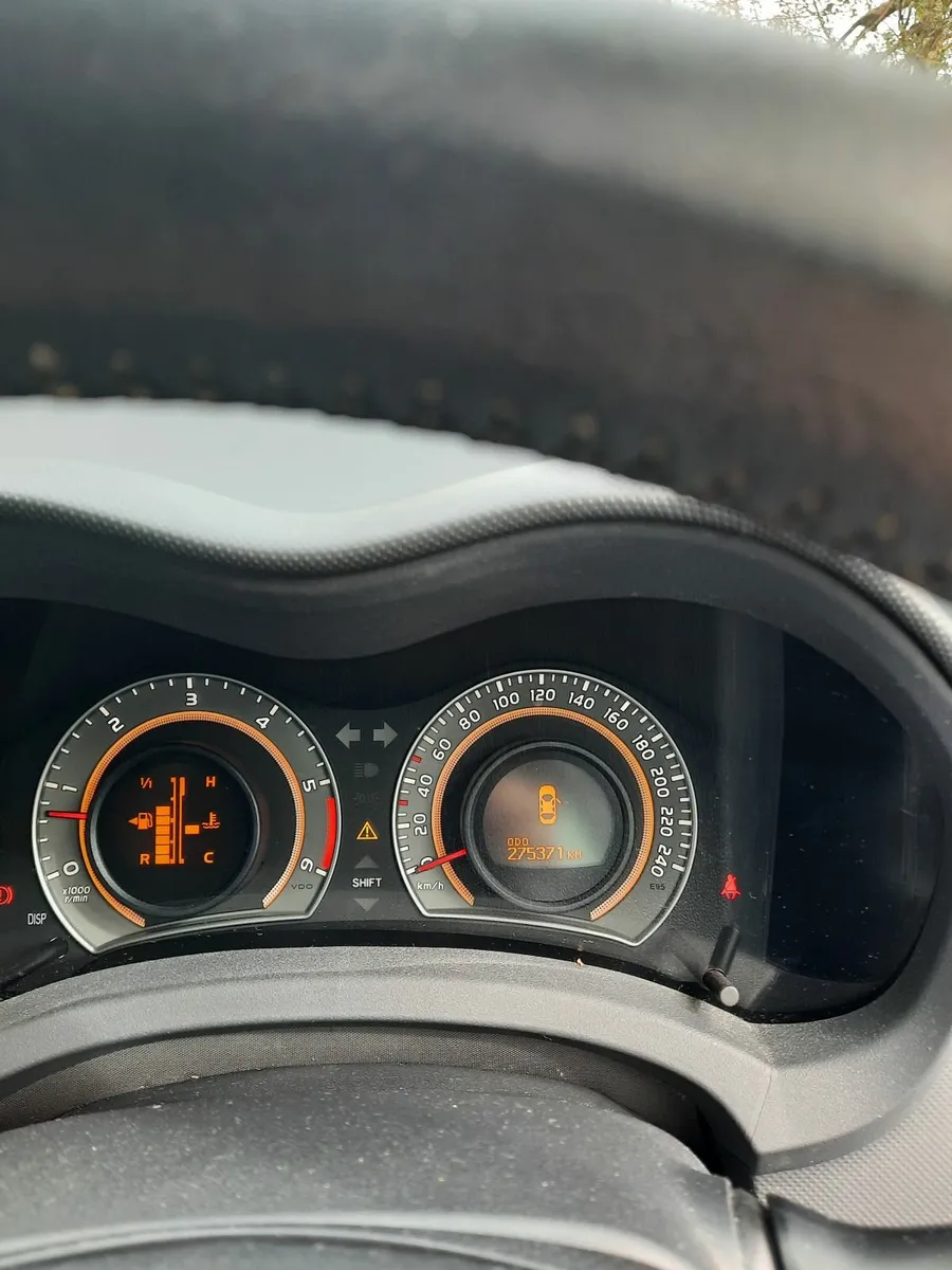 Toyota Auris 2012 - Image 2