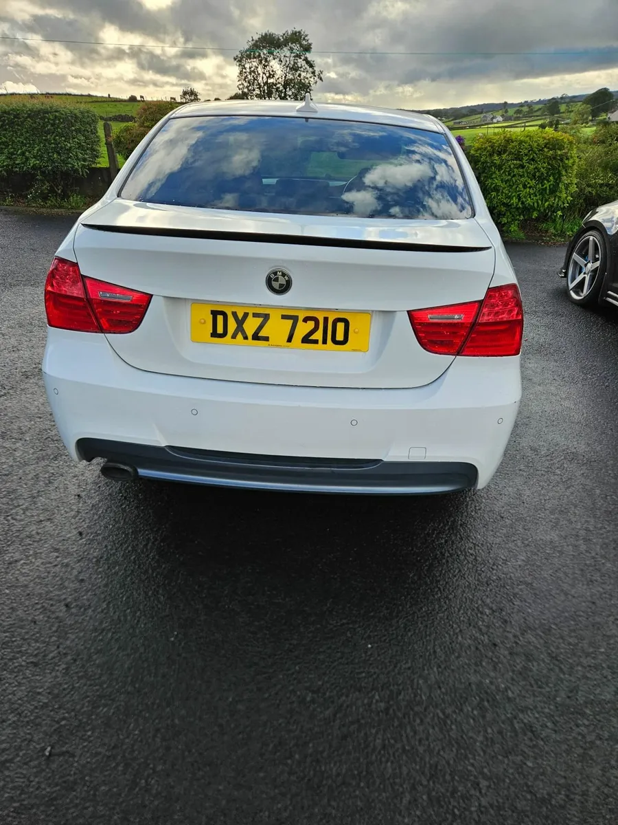BMW 3-Series 2009 - Image 4