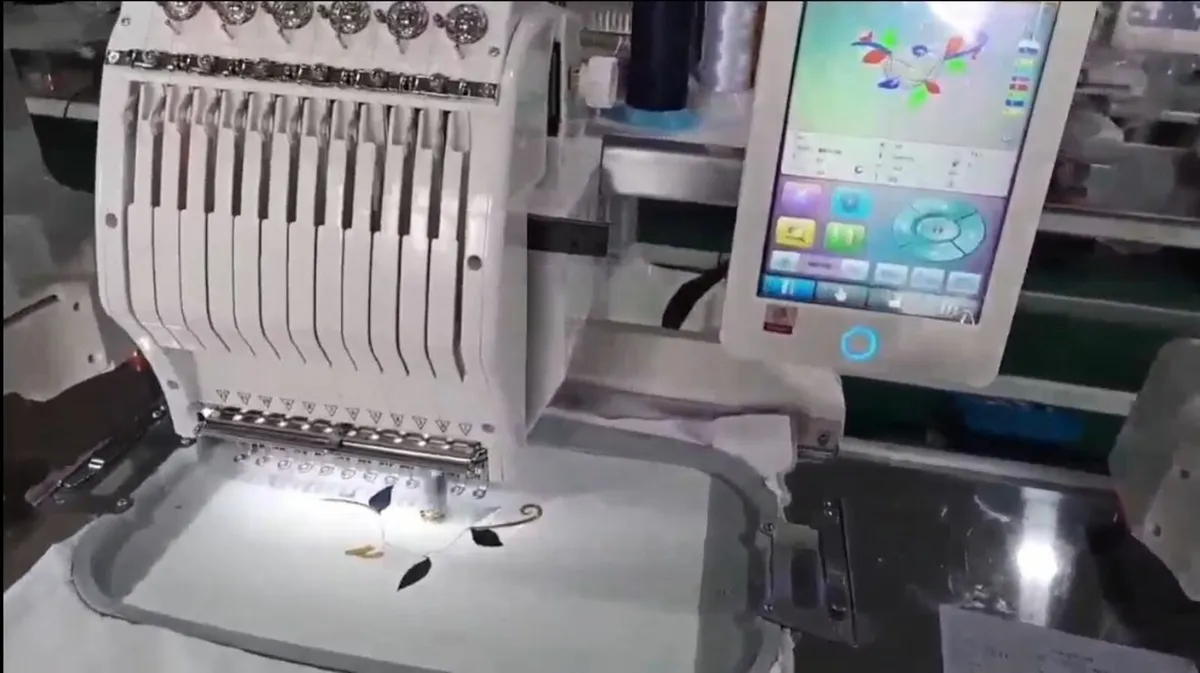 Embroidery machine - Image 4