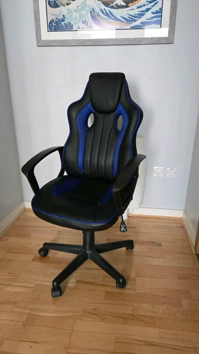 Children's gamer chair - Image 1