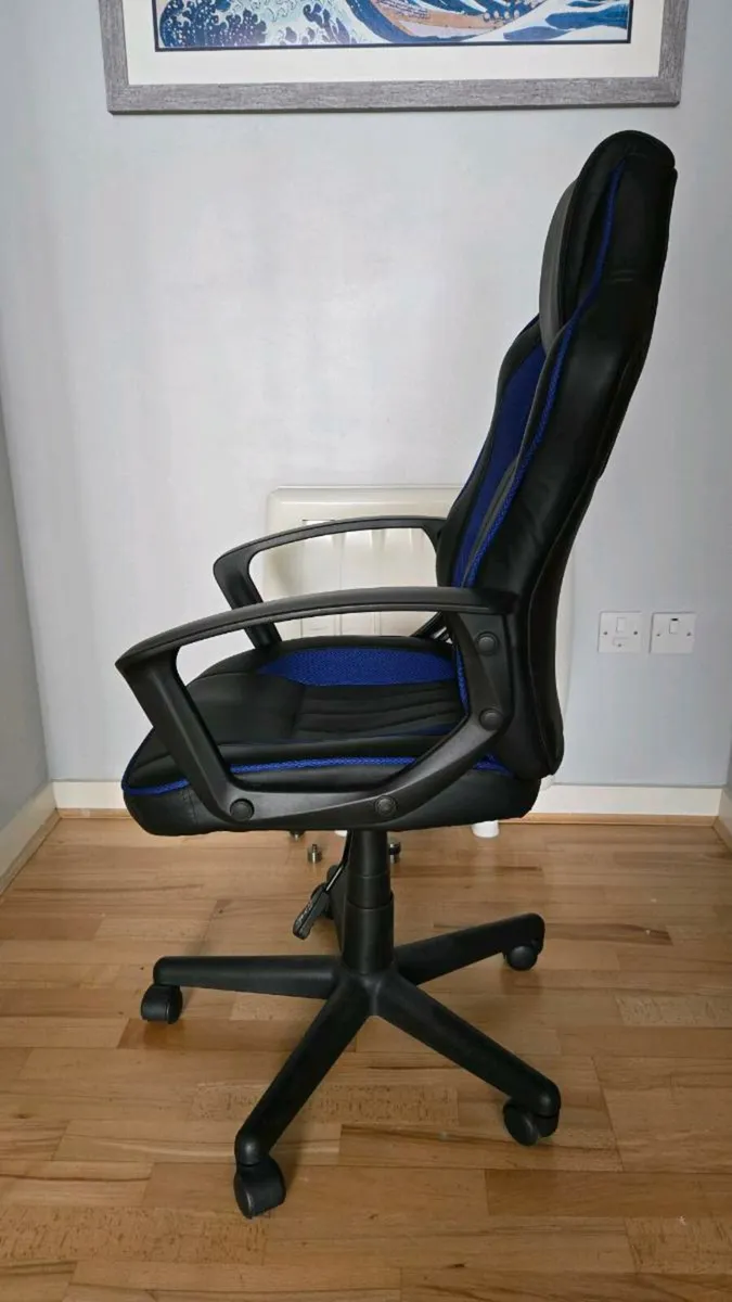 Children's gamer chair - Image 3