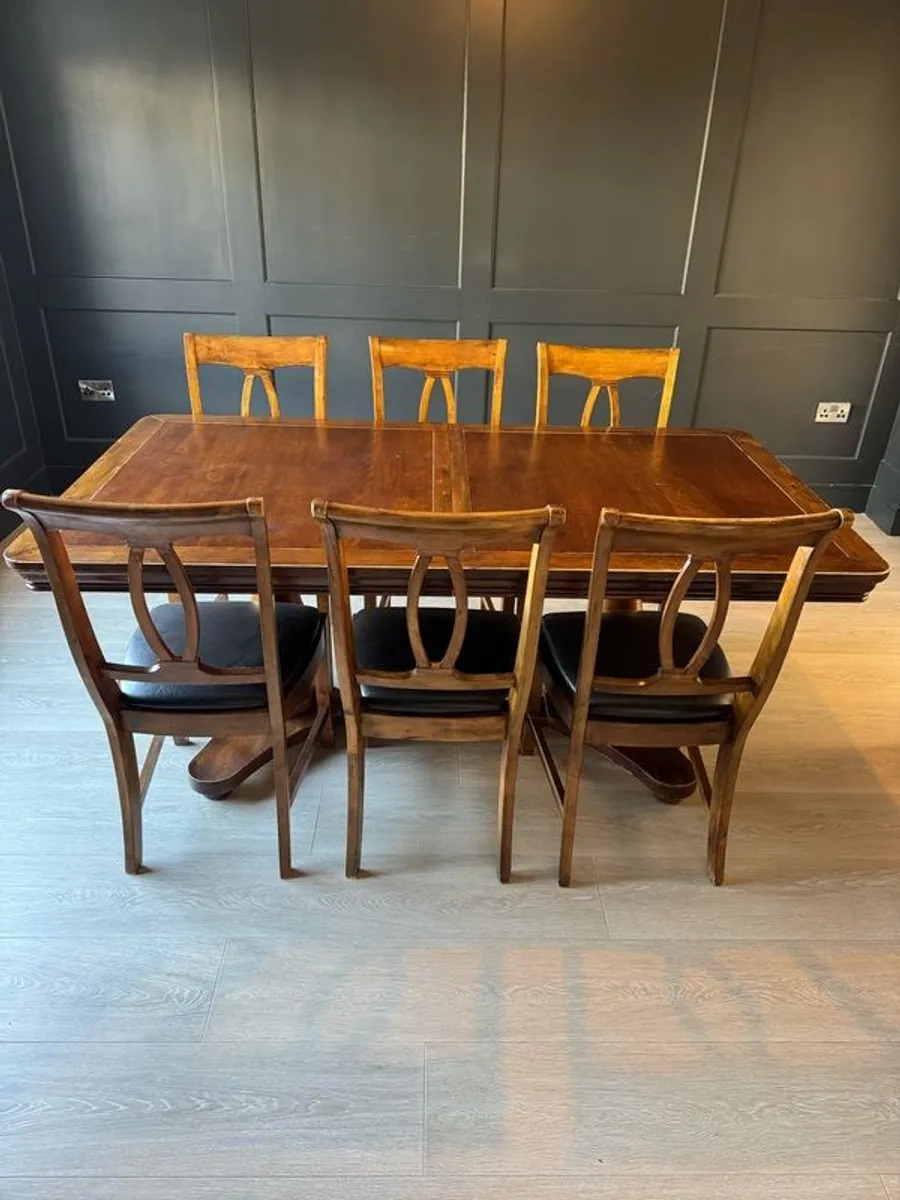 Rossmore extendable table and chairs - Image 1