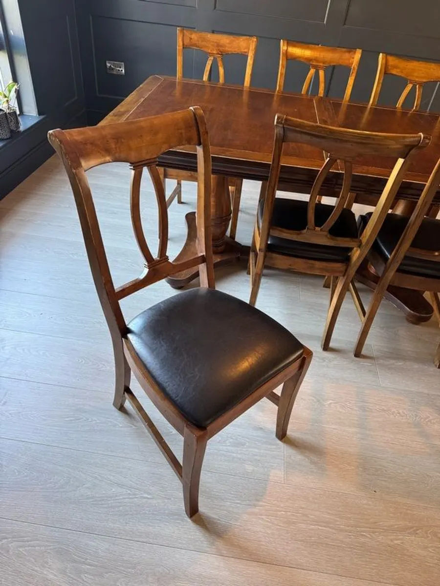 Rossmore extendable table and chairs - Image 2