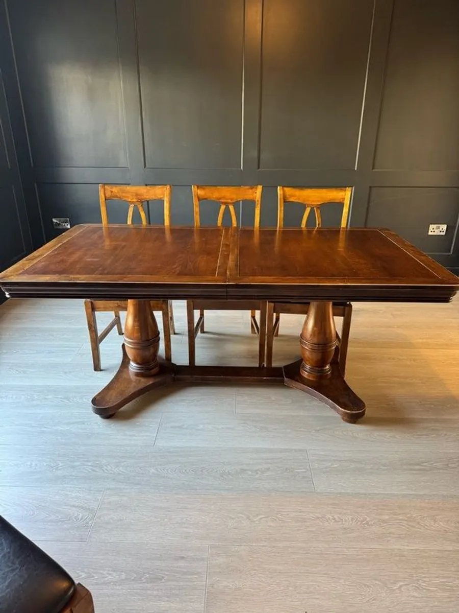 Rossmore extendable table and chairs - Image 3