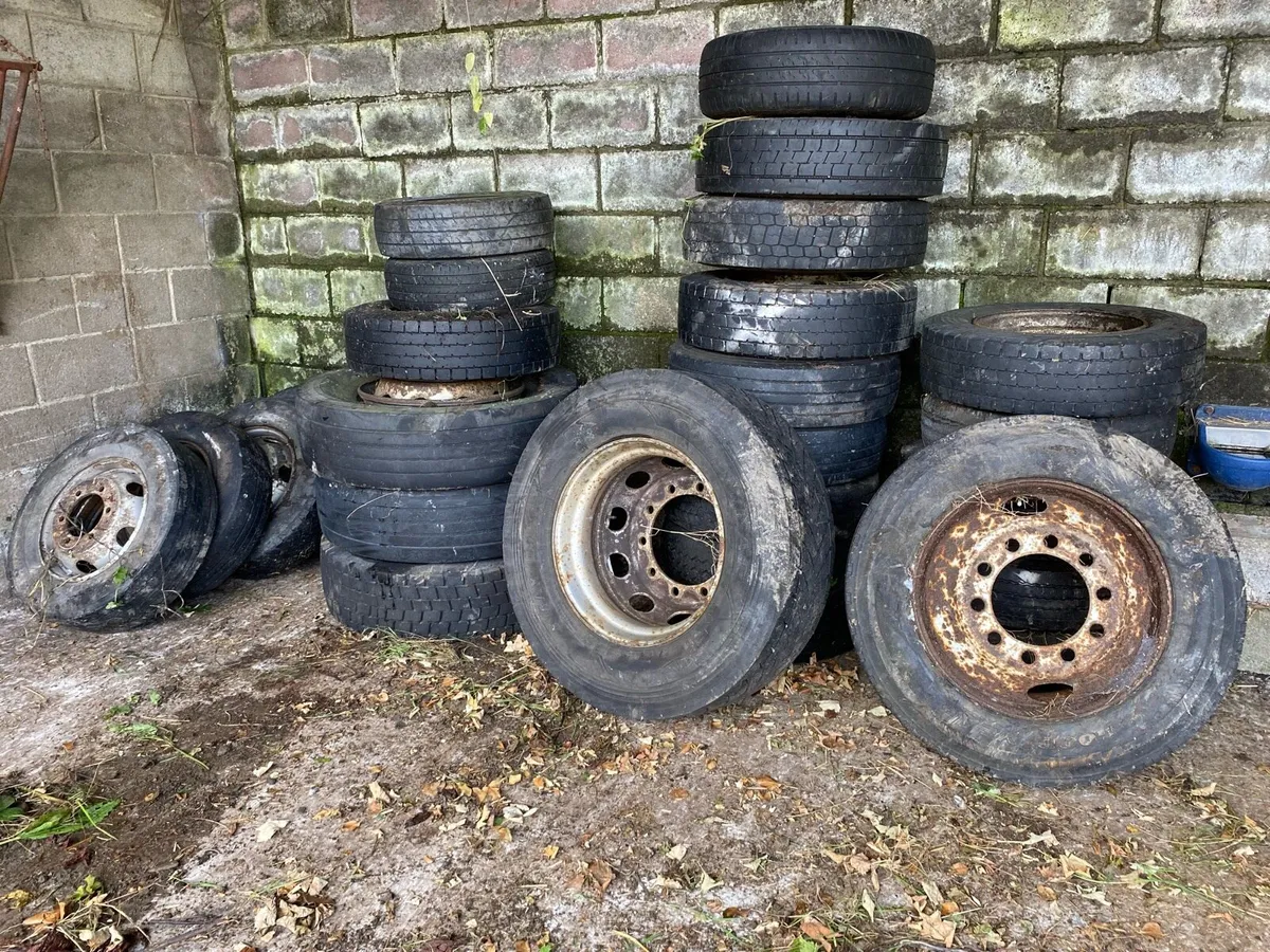 Wheels with tyres